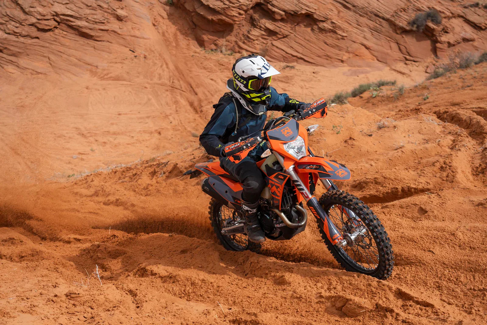 TESTED: DUNLOP MOTORCYCLE TIRES GEOMAX AT82
