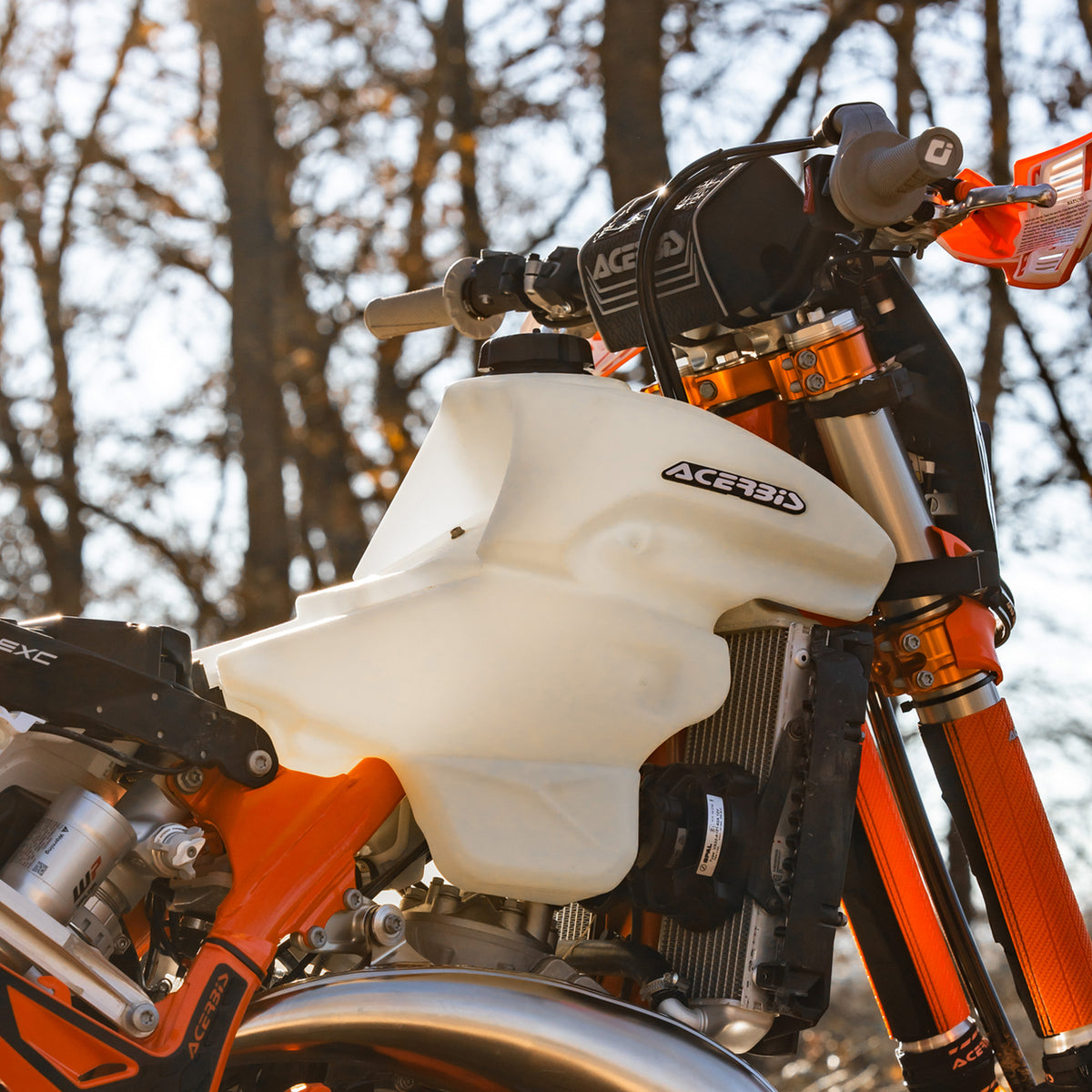 High capacity, long range fuel tank for 2023 - 2024 KTM XC, XC-F and 2024 KTM EXC, XC-W, XCF-W, XW-F models. 4 gallon fuel tank for the new KTM dirtbikes, enduro bikes and dualsports.