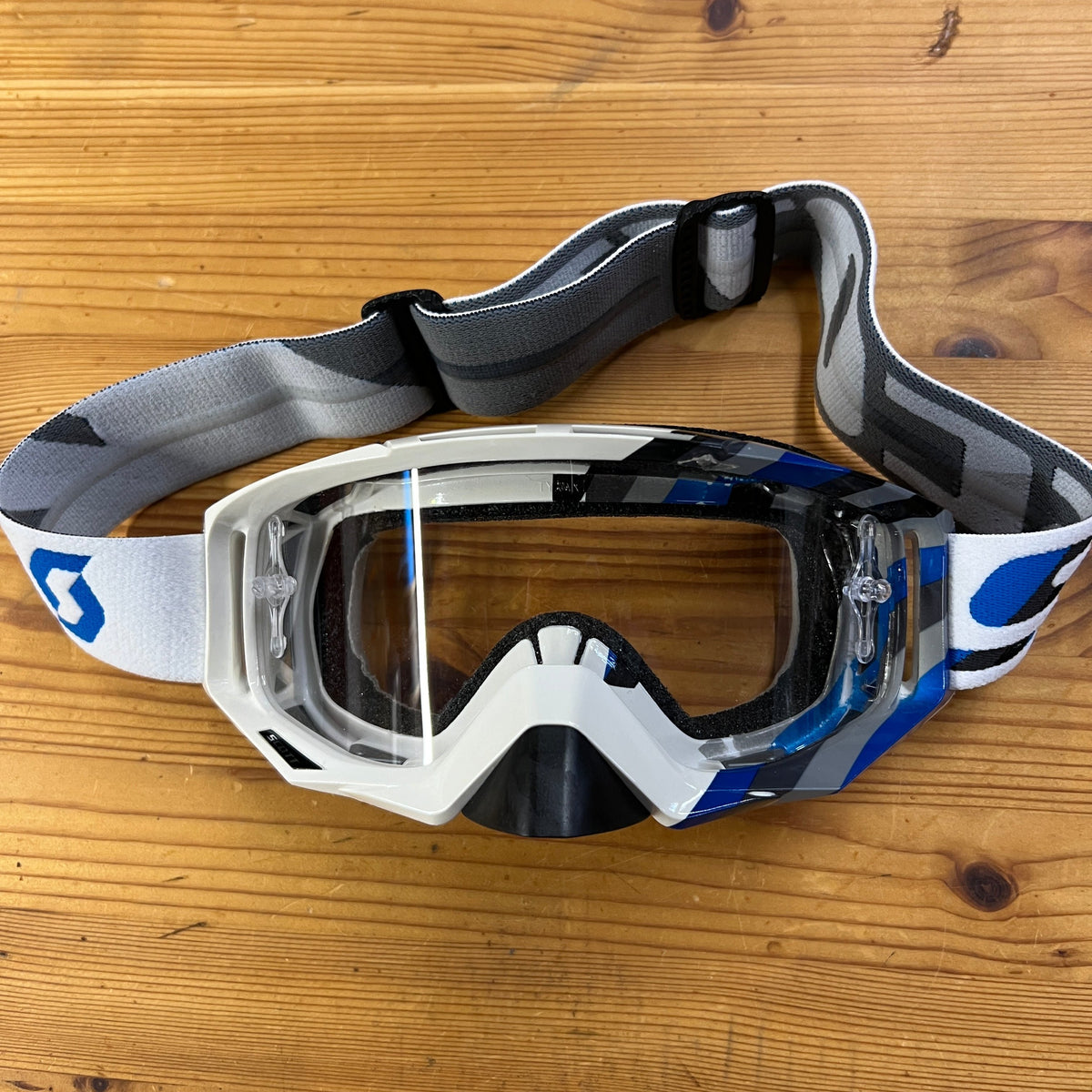 SCOTT SPORTS - TYRANT OFFROAD GOGGLES - WHT, BLU, GRAY - GARAGE SALE